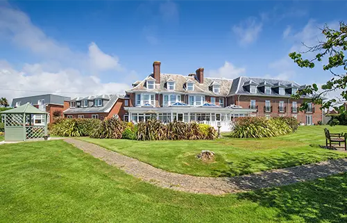 Exterior view of Oakland Grange care home in Littlehampton